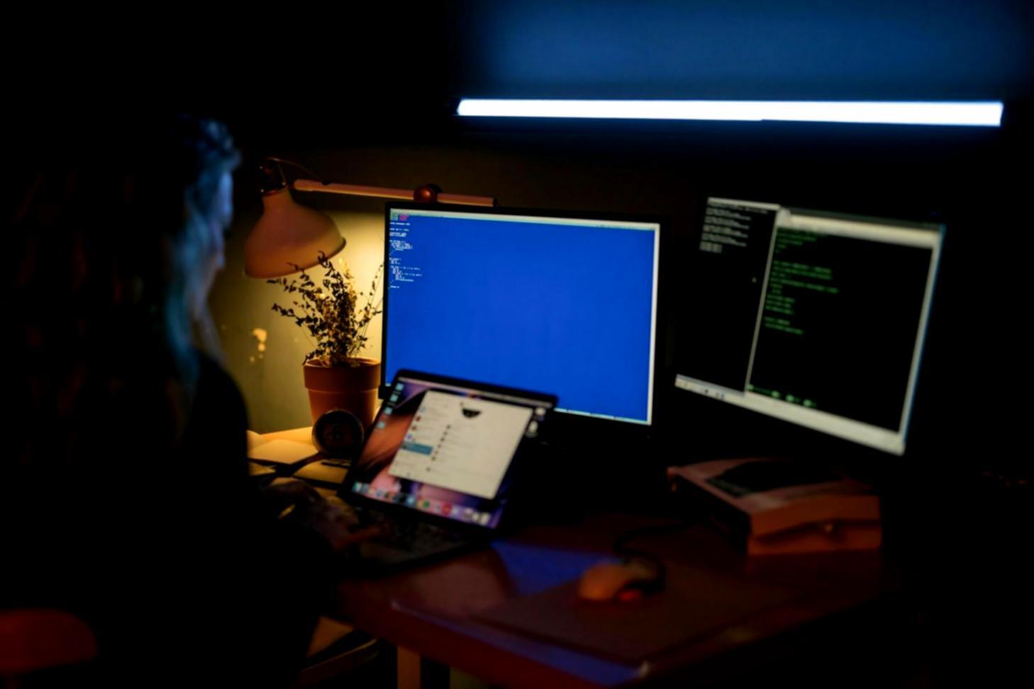 Dashboard mostrando análisis de series temporales financieras con múltiples indicadores técnicos